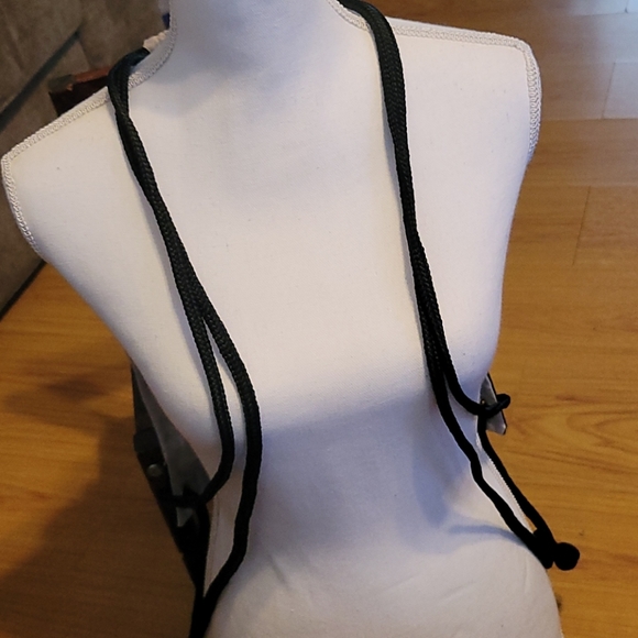 Hunter Backpack - Picture 2 of 4